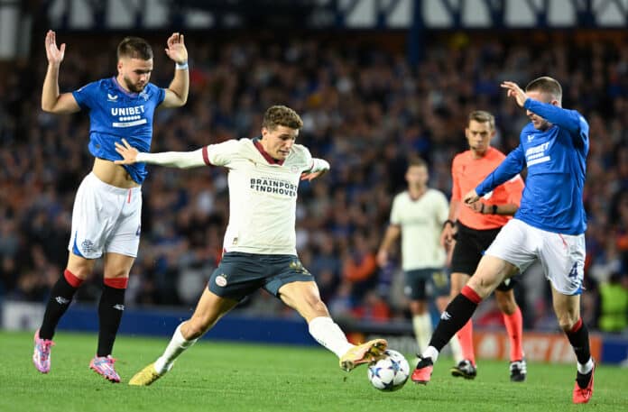 Players in action, PSV vs Rangers